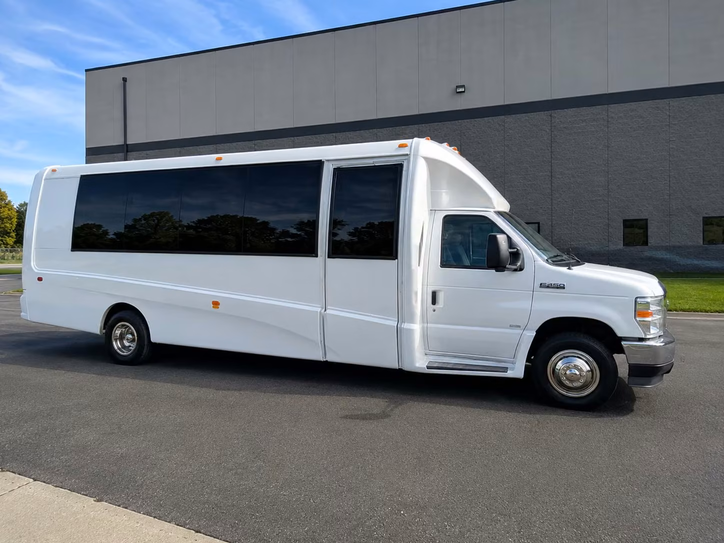 15 passenger minibus